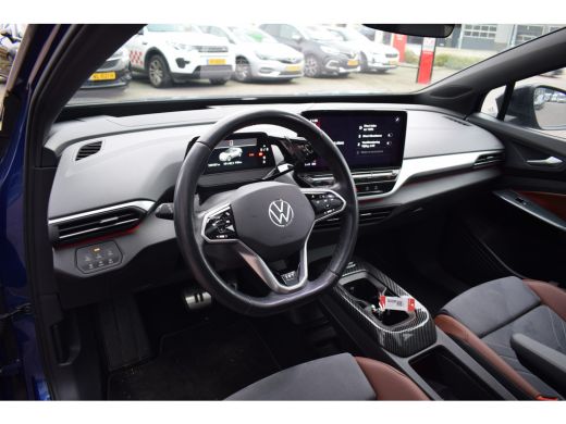 Volkswagen ID.4 Max 77 kWh | Trekhaak | Pano | Stuur- en Stoelverw. | Half Leer ActivLease financial lease