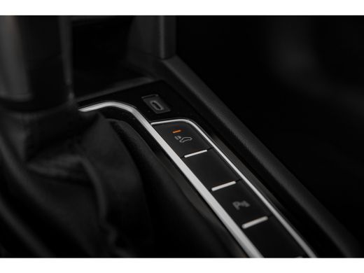 Volkswagen Passat Variant 1.4 TSI PHEV GTE Business 218pk | Panorama dak | Privacy glass | Navigatie | App connect ... ActivLease financial lease