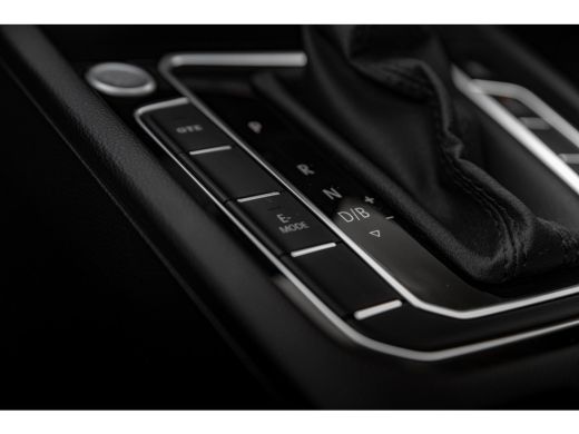 Volkswagen Passat Variant 1.4 TSI PHEV GTE Business 218pk | Panorama dak | Privacy glass | Navigatie | App connect ... ActivLease financial lease