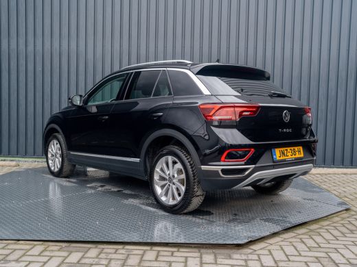 Volkswagen T-Roc 1.5 TSI Life Edition | IQ Light | Navi | Stoelverw. | Trekhaak afnb. | Prijs Rijklaar!! ActivLease financial lease
