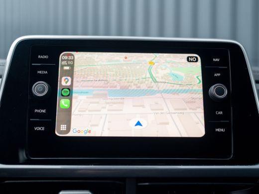 Volkswagen T-Roc 1.5 TSI Life Edition | IQ Light | Trekhaak afnb. | Navi | Stoelverw. | Prijs Rijklaar!! ActivLease financial lease