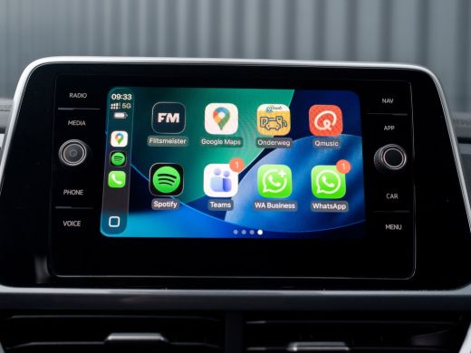 Volkswagen T-Roc 1.5 TSI Life Edition | IQ Light | Trekhaak afnb. | Navi | Stoelverw. | Prijs Rijklaar!! ActivLease financial lease