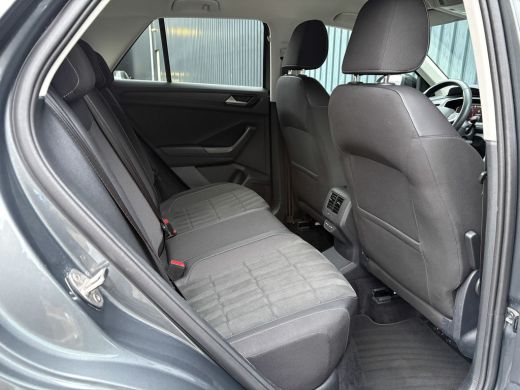 Volkswagen T-Roc 1.5 TSI Life Edition | IQ Light | Trekhaak afnb. | Navi | Stoelverw. | Prijs Rijklaar!! ActivLease financial lease