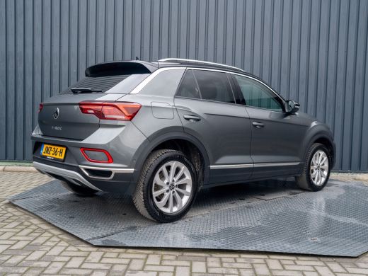 Volkswagen T-Roc 1.5 TSI Life Edition | IQ Light | Trekhaak afnb. | Navi | Stoelverw. | Prijs Rijklaar!! ActivLease financial lease