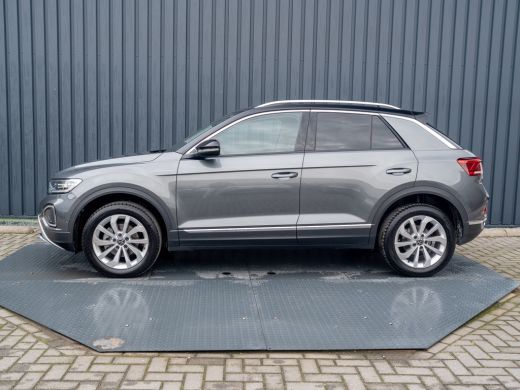 Volkswagen T-Roc 1.5 TSI Life Edition | IQ Light | Trekhaak afnb. | Navi | Stoelverw. | Prijs Rijklaar!! ActivLease financial lease