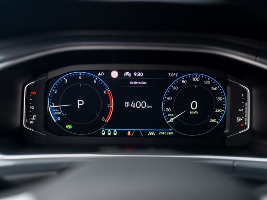 Volkswagen T-Roc 1.5 TSI Life Edition | IQ Light | Trekhaak afnb. | Navi | Stoelverw. | Prijs Rijklaar!! ActivLease financial lease