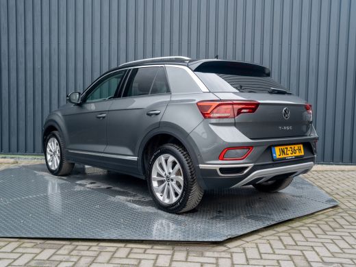 Volkswagen T-Roc 1.5 TSI Life Edition | IQ Light | Trekhaak afnb. | Navi | Stoelverw. | Prijs Rijklaar!! ActivLease financial lease