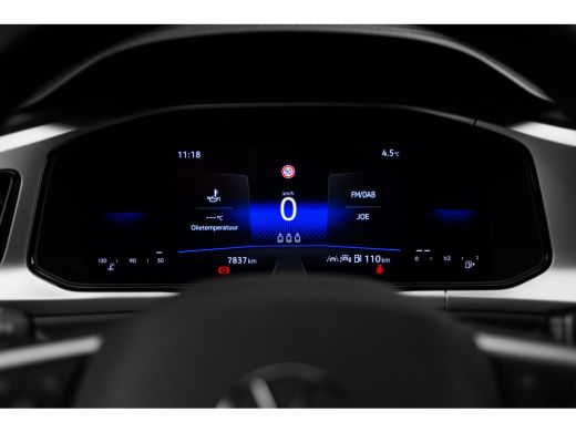 Volkswagen T-Roc Life Edition Inclusief &euro;2000,- inruilvoordeel | 'App-Connect' draadloze smartphone integratie | B... ActivLease financial lease