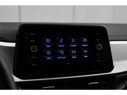 Volkswagen T-Roc Life Edition Inclusief &euro;2000,- inruilvoordeel | 'App-Connect' draadloze smartphone integratie | B... ActivLease financial lease