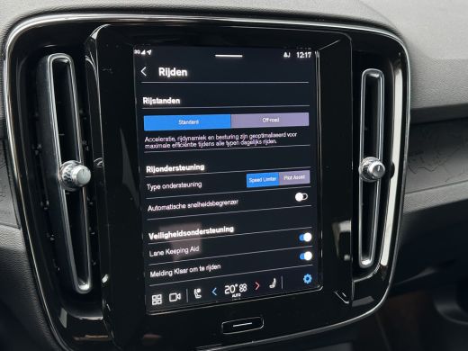 Volvo  XC40 Recharge Plus 70 kWh | Achteruitrijcamera | Cruise control adaptief met Stop&Go en stuurhulp | Do... ActivLease financial lease
