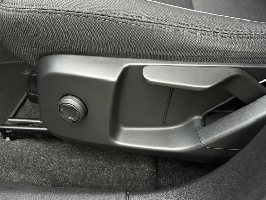 Volvo  XC40 Recharge Plus 70 kWh | Achteruitrijcamera | Cruise control adaptief met Stop&Go en stuurhulp | Do... ActivLease financial lease