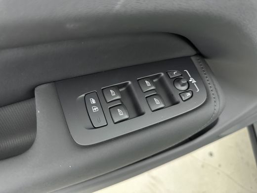 Volvo  XC60 T6 Plug-in hybrid Essential | Climate-Pack | Stoel en Stuurverwarming | Driving Assistant | PDC +... ActivLease financial lease