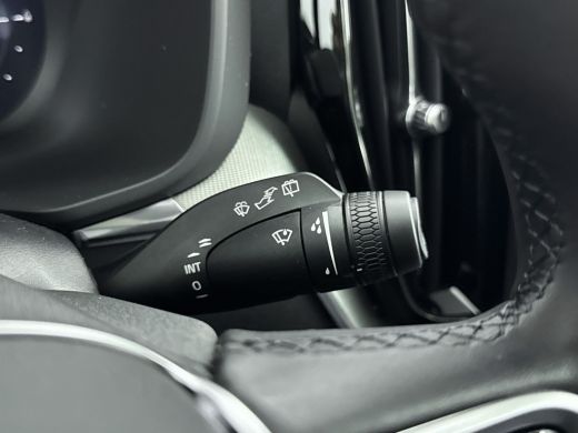 Volvo  XC60 T6 Plug-in hybrid Essential | Climate-Pack | Stoel en Stuurverwarming | Driving Assistant | PDC +... ActivLease financial lease