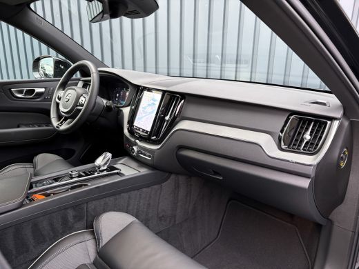 Volvo  XC60 2.0 T6 Plug-in hybrid AWD Ultra Black Edition Prijs Rijklaar!! ActivLease financial lease