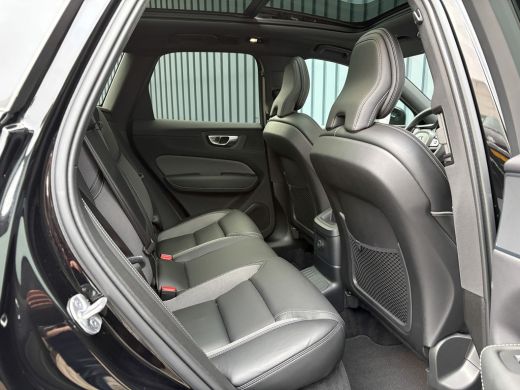 Volvo  XC60 2.0 T6 Plug-in hybrid AWD Ultra Black Edition Prijs Rijklaar!! ActivLease financial lease