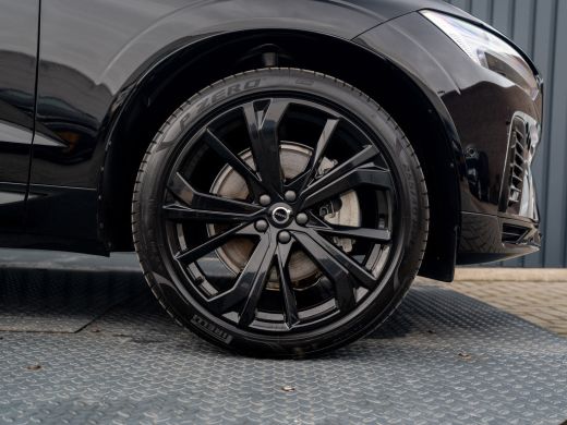 Volvo  XC60 2.0 T6 Plug-in hybrid AWD Ultra Black Edition Prijs Rijklaar!! ActivLease financial lease