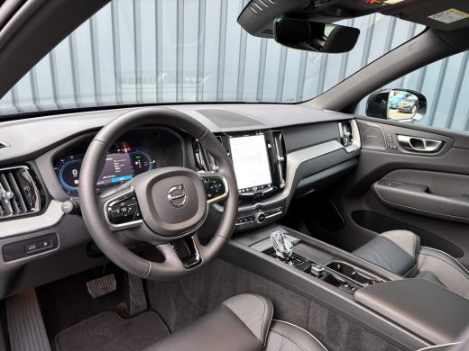 Volvo  XC60 2.0 T6 Plug-in hybrid AWD Ultra Black Edition Prijs Rijklaar!! ActivLease financial lease