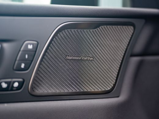 Volvo  XC60 2.0 T6 Plug-in hybrid AWD Ultra Black Edition Prijs Rijklaar!! ActivLease financial lease