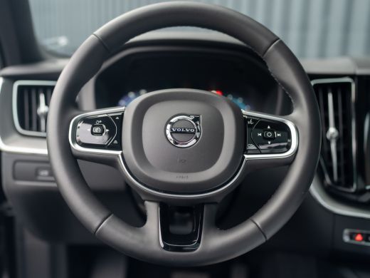 Volvo  XC60 2.0 T6 Plug-in hybrid AWD Ultra Black Edition Prijs Rijklaar!! ActivLease financial lease