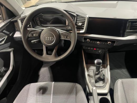 Audi A1 Sportback Sportback 25 TFSI Advanced edition Zwart dak | PDC voor & achter | 2 zone airco | 17 inch | ActivLease financial lease