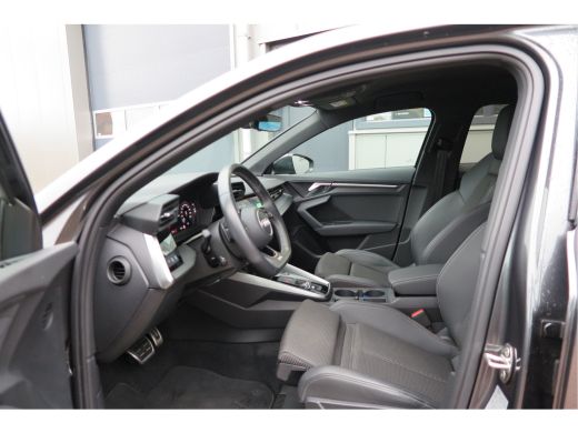 Audi A3 Limousine 35 TFSI 150pk S-Tronic 2x S-Line Edition Virtual cockpit, Stoelverwarming, Privacy glas... ActivLease financial lease
