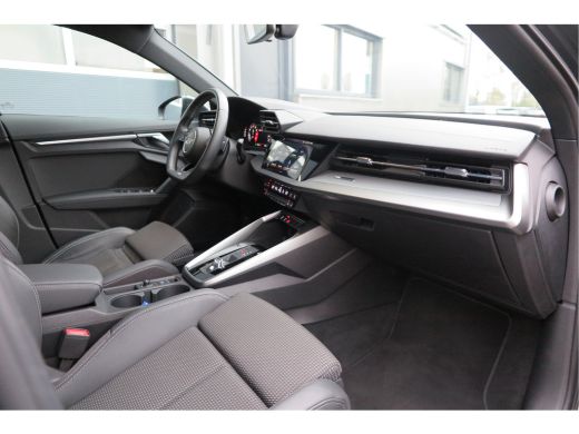 Audi A3 Limousine 35 TFSI 150pk S-Tronic 2x S-Line Edition Virtual cockpit, Stoelverwarming, Privacy glas... ActivLease financial lease