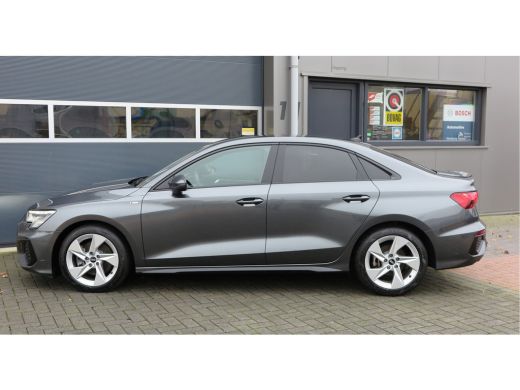 Audi A3 Limousine 35 TFSI 150pk S-Tronic 2x S-Line Edition Virtual cockpit, Stoelverwarming, Privacy glas... ActivLease financial lease