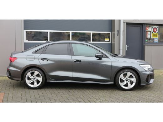 Audi A3 Limousine 35 TFSI 150pk S-Tronic 2x S-Line Edition Virtual cockpit, Stoelverwarming, Privacy glas... ActivLease financial lease