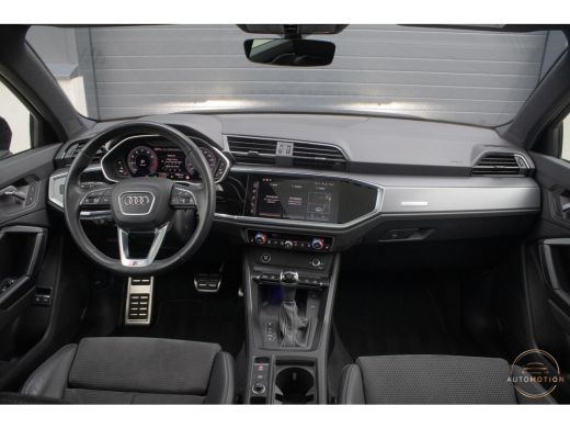 Audi Q3 45 TFSI e S edition PANO ELEKTR. STOEL CAMERA SFEER Sline ActivLease financial lease