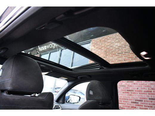 BMW 3 Serie Touring 330e M-Sport LCI-2 Pano Trekh ACC H/K 360 HUD 19inch ActivLease financial lease