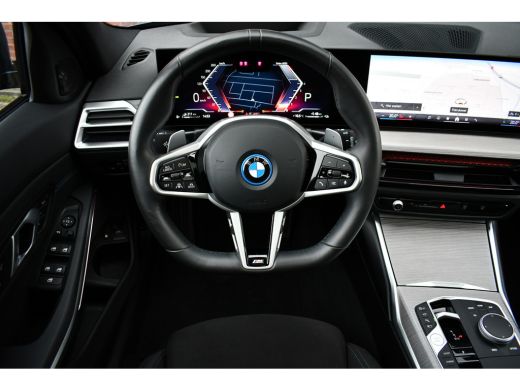 BMW 3 Serie Touring 330e M-Sport LCI-2 Pano Trekh ACC H/K 360 HUD 19inch ActivLease financial lease