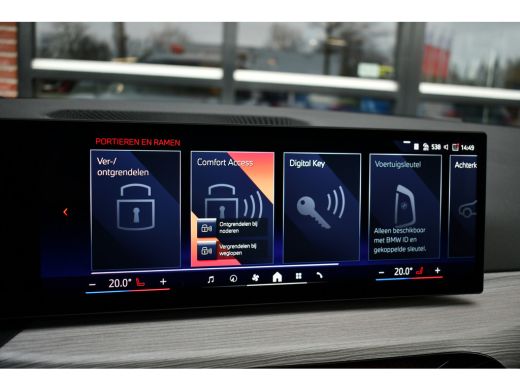 BMW 3 Serie Touring 330e M-Sport LCI-2 Pano Trekh ACC H/K 360 HUD 19inch ActivLease financial lease