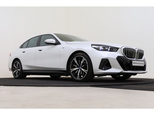 BMW i5 eDrive40 M Sport / Stoelventilatie / Bowers & Wilkins / M Sportonderstel / Comfort Access / Adapt... ActivLease financial lease