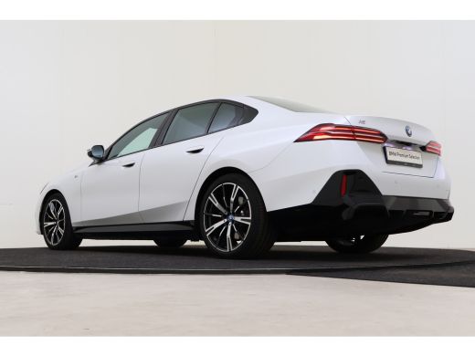 BMW i5 eDrive40 M Sport / Stoelventilatie / Bowers & Wilkins / M Sportonderstel / Comfort Access / Adapt... ActivLease financial lease