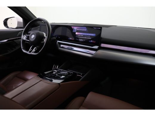 BMW i5 eDrive40 M Sport / Stoelventilatie / Bowers & Wilkins / M Sportonderstel / Comfort Access / Adapt... ActivLease financial lease