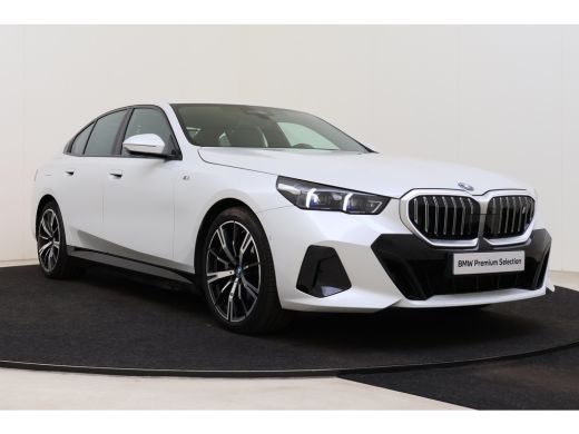 BMW i5 eDrive40 M Sport / Stoelventilatie / Bowers & Wilkins / M Sportonderstel / Comfort Access / Adapt... ActivLease financial lease