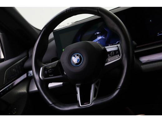 BMW i5 eDrive40 M Sport / Stoelventilatie / Bowers & Wilkins / M Sportonderstel / Comfort Access / Adapt... ActivLease financial lease