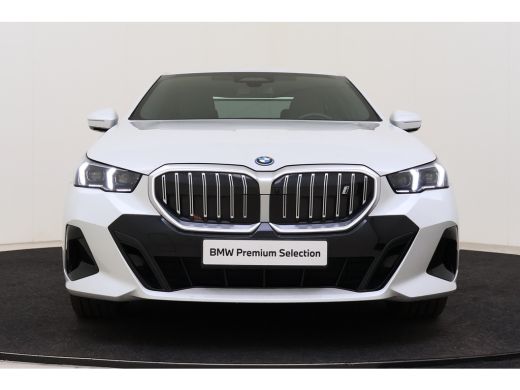 BMW i5 eDrive40 M Sport / Stoelventilatie / Bowers & Wilkins / M Sportonderstel / Comfort Access / Adapt... ActivLease financial lease