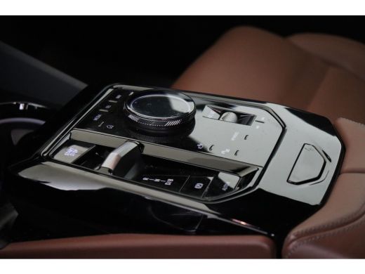 BMW i5 eDrive40 M Sport / Stoelventilatie / Bowers & Wilkins / M Sportonderstel / Comfort Access / Adapt... ActivLease financial lease