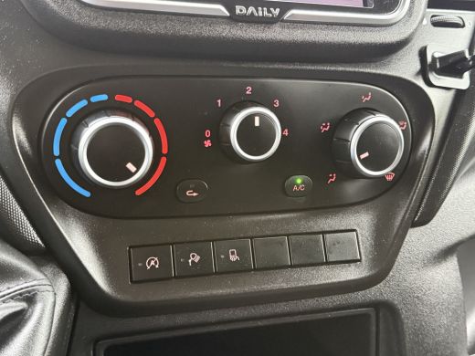 Iveco Daily 35S16 157 PK / L2H2 / AIRCO / CRUISE / 3-ZITS / 3.5 TON TREKKEN / CAMERA ActivLease financial lease