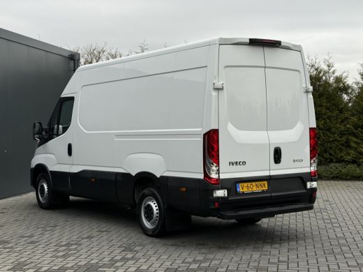 Iveco Daily 35S16 157 PK / L2H2 / AIRCO / CRUISE / 3-ZITS / 3.5 TON TREKKEN / CAMERA ActivLease financial lease