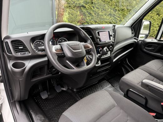 Iveco Daily 35S16 157 PK / L2H2 / AIRCO / CRUISE / 3-ZITS / 3.5 TON TREKKEN / CAMERA ActivLease financial lease