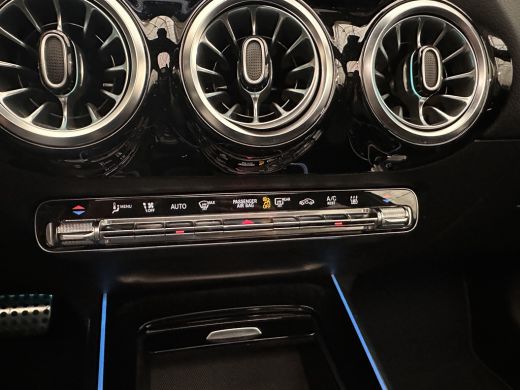 Mercedes-Benz GLA 250 e Business Solution AMG Limited Widescreen | Panorama Dak | Elek. Stoelen met Geheugen | Alca... ActivLease financial lease