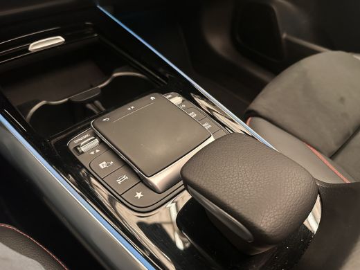 Mercedes-Benz GLA 250 e Business Solution AMG Limited Widescreen | Panorama Dak | Elek. Stoelen met Geheugen | Alca... ActivLease financial lease