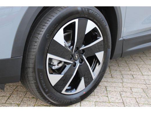 Opel Grandland GS | Draadloze telefoonlader (Inductie) | Elektronische klimaatregeling met twee zones | LED dagr... ActivLease financial lease