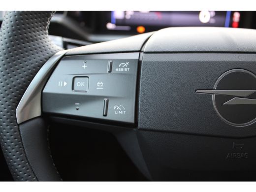 Opel Grandland GS | Draadloze telefoonlader (Inductie) | Elektronische klimaatregeling met twee zones | LED dagr... ActivLease financial lease