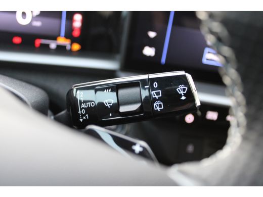 Opel Grandland GS | Draadloze telefoonlader (Inductie) | Elektronische klimaatregeling met twee zones | LED dagr... ActivLease financial lease