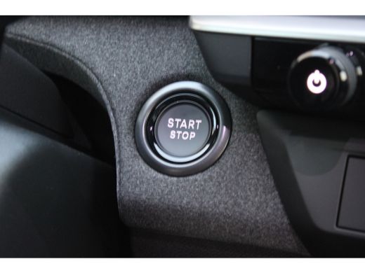 Opel Grandland GS | Draadloze telefoonlader (Inductie) | Elektronische klimaatregeling met twee zones | LED dagr... ActivLease financial lease