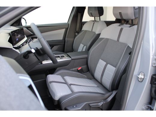 Opel Grandland GS | Draadloze telefoonlader (Inductie) | Elektronische klimaatregeling met twee zones | LED dagr... ActivLease financial lease