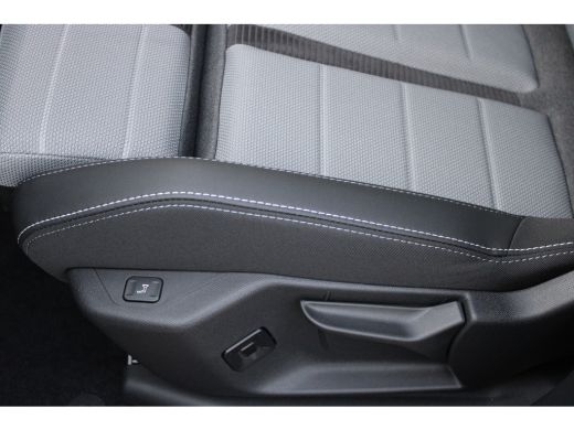 Opel Grandland GS | Draadloze telefoonlader (Inductie) | Elektronische klimaatregeling met twee zones | LED dagr... ActivLease financial lease